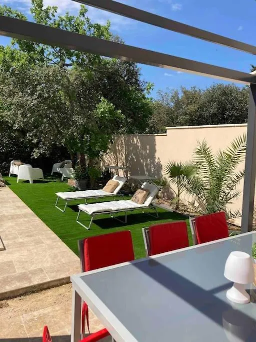 Villa Les Romarins Saint Didier  France