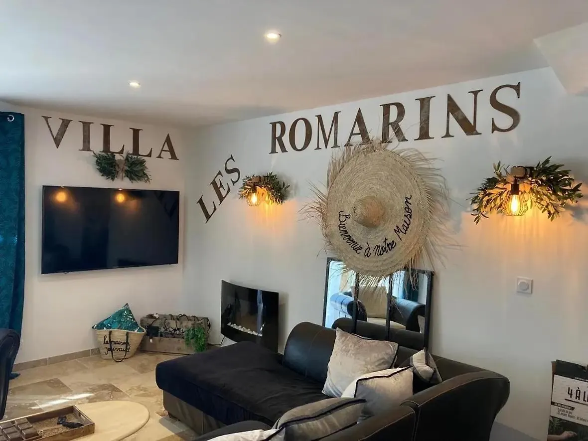 Villa Les Romarins Saint Didier  France